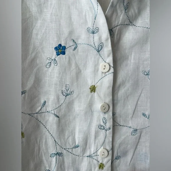Sarah Spencer 100% Linen Embroidered Floral Button Front Shirt 2X White Blue - Picture 3 of 10